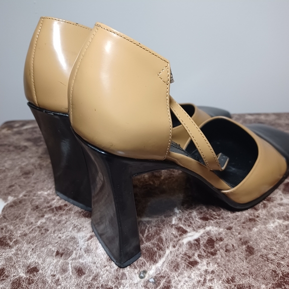 Nine West Women's Black and Tan Heels - Picture 3 of 8